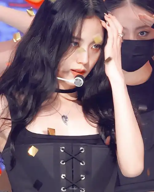 金智秀新歌直拍