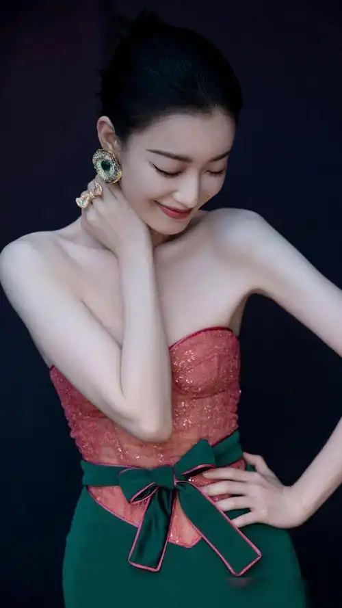 演员倪妮,知性与妩媚于一身的女明星,拍照太美了