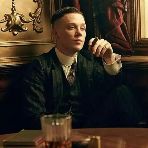 汤米谢尔比头像图片高清 高清头像图片大全 -【爱个性】