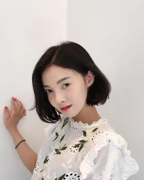 真正会打扮的女人通常会留的5种发型轻松遮盖发际线问题