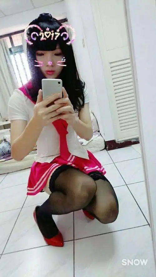 伪娘女装子堂: 梦中的缠绵, 是我魂牵梦萦的画面