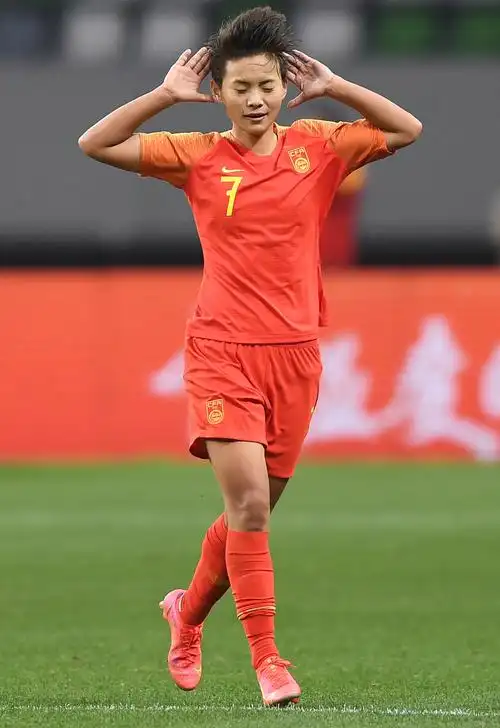 中国女足再次绽放!这个95后女孩王霜,究竟有怎样的传奇人生?