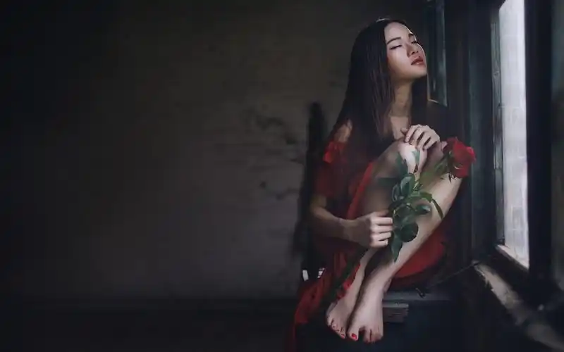 首页 电脑壁纸 美女玫瑰文艺范写真壁纸 > || 更新时间:2015-07-27