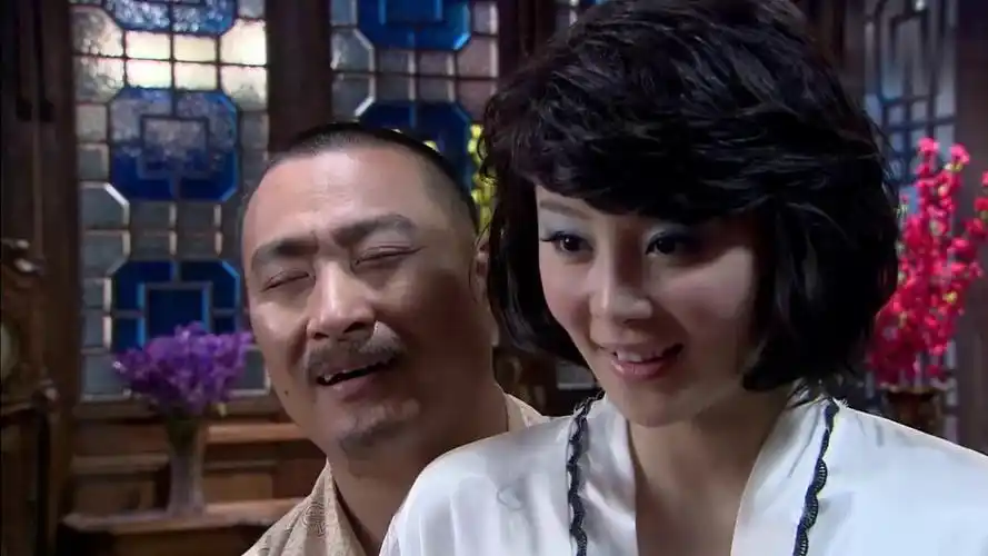 喋血孤岛女特工嘴上抹毒精心设计接近汉奸悄无声息杀人