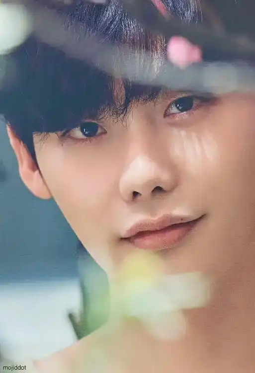 李钟硕 人面桃花相映红 #我的抖音生活日记 - 抖音