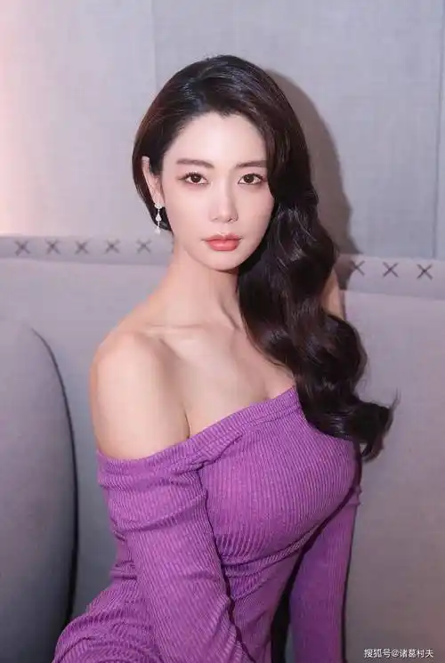 我不相信你顶得住!38岁克拉拉写真赏!