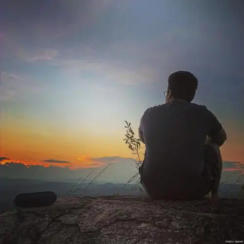 《百年孤独》:成年人的孤独,就是悲喜自渡