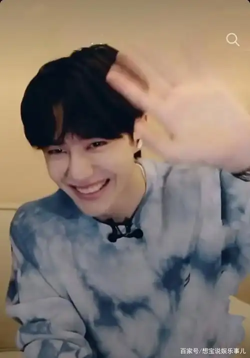 王一博甜度超标,结束后笑得太开心,治愈系的笑容好有感染力