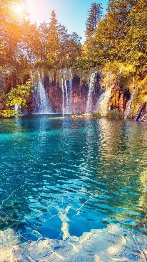 奇妙瀑布美景唯美高清手机壁纸