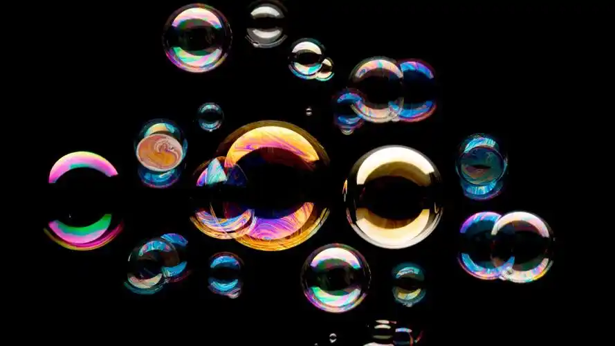 好看的彩色泡泡图片-炫彩壁纸-高清炫彩图片-第16图-娟娟壁纸