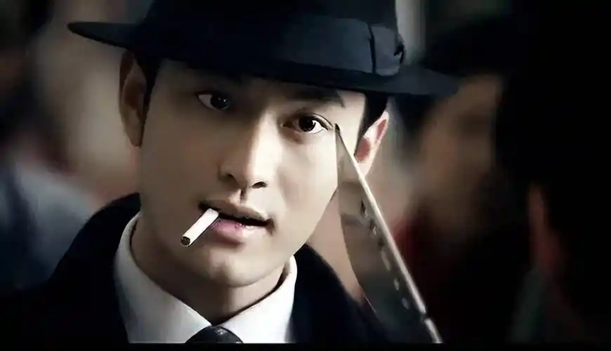 周润发经典版"许文强",黄晓明版备受争议,连张国荣都驾驭不了_上海滩