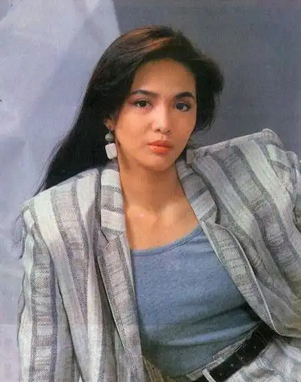 p>郑裕玲(carol cheng),1957年9月9日生于中国香港,中国香港女演员