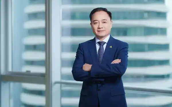 雅居乐控股公司副总裁兼地产集团总裁王海洋当选2020中国十大地产年度