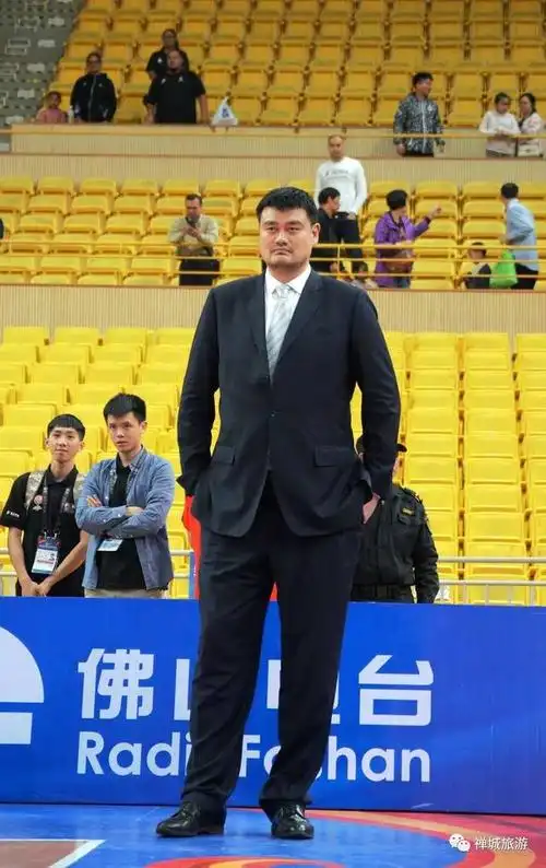 昨晚,姚明来禅城看球赛啦!高清大图带你直击现场!