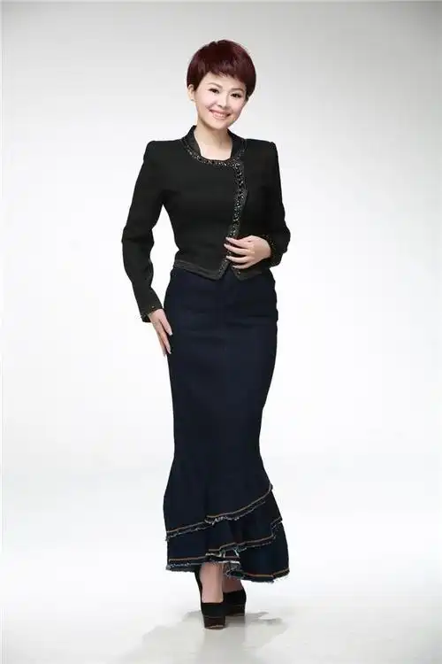 主持人栗娜图片 央视主持人图片