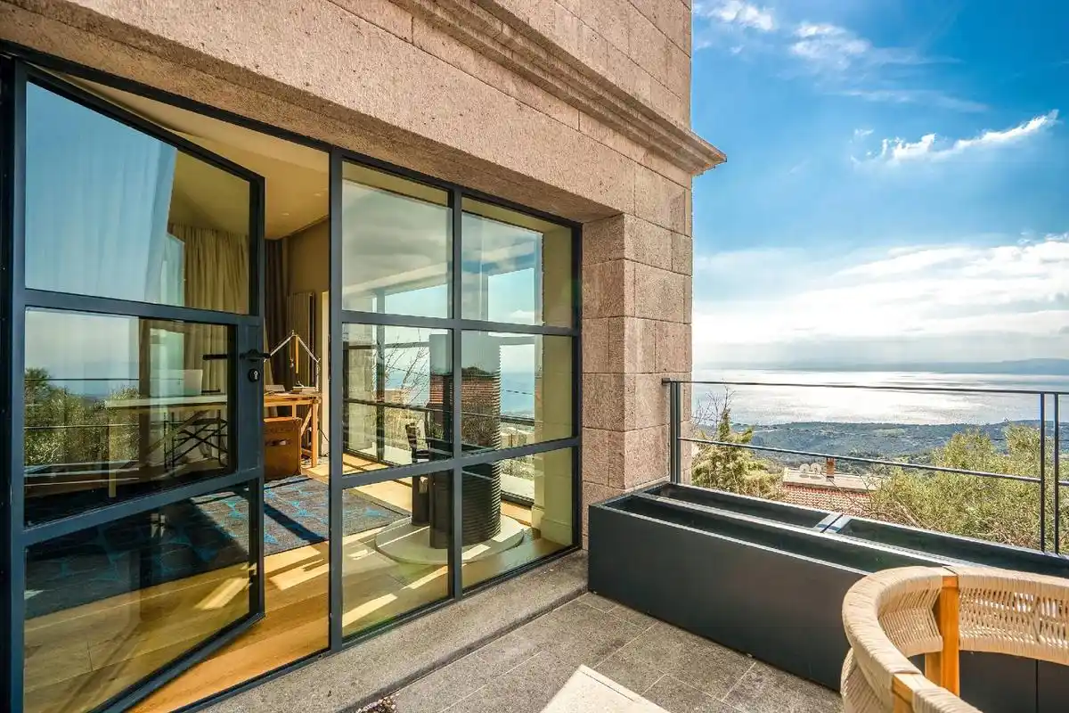 防弹玻璃幕墙#防弹门#防弹窗#瑞士严实.瑞士进口材料,百年 - 抖音