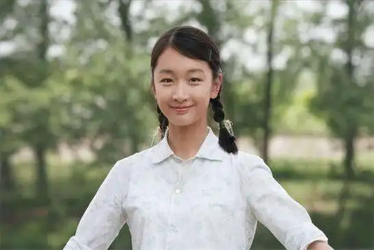 事实证明,30岁就夺得"三金影后"的周冬雨,已走上了另一条大路