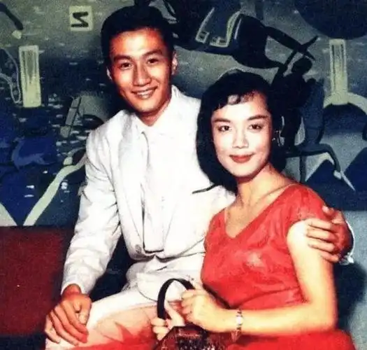 谢贤初恋情人嘉玲在睡梦中离世,曾是粤语片红星,息影后定居泰国