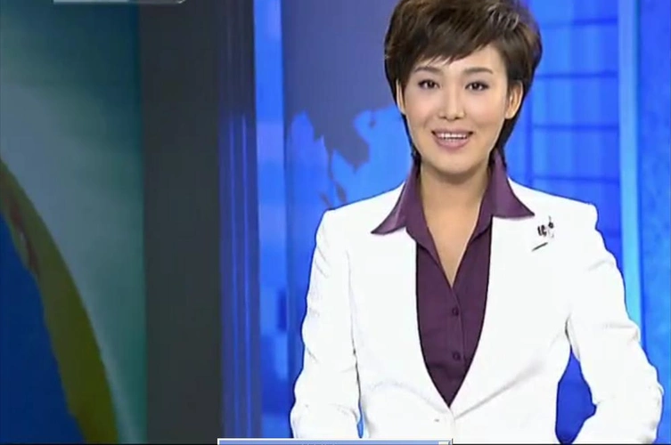 郑丽觉得,自己仿佛爱上了主持这一份职业.