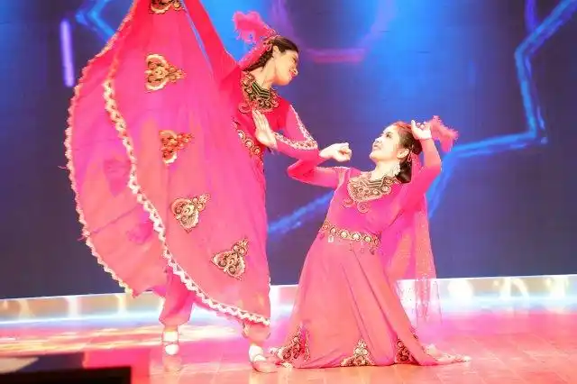 曲伴舞:与琴共舞女声独唱:玛尼情歌歌伴舞:共和国之恋小品:365个祝福