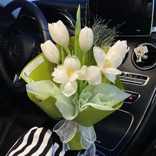 长春花店郁金香小花束