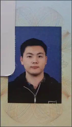 不爱拍照,找了一下就大学的证件照.