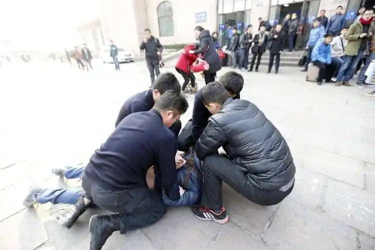 警察抓人表情包,当场逮捕表情包-图片大观-奇异网