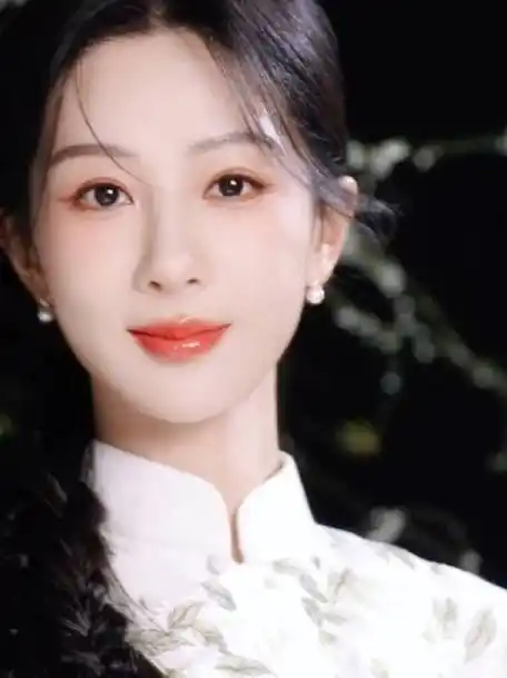 杨紫承欢记##杨紫何惟芳##杨紫提醒主持人牙齿上有口红