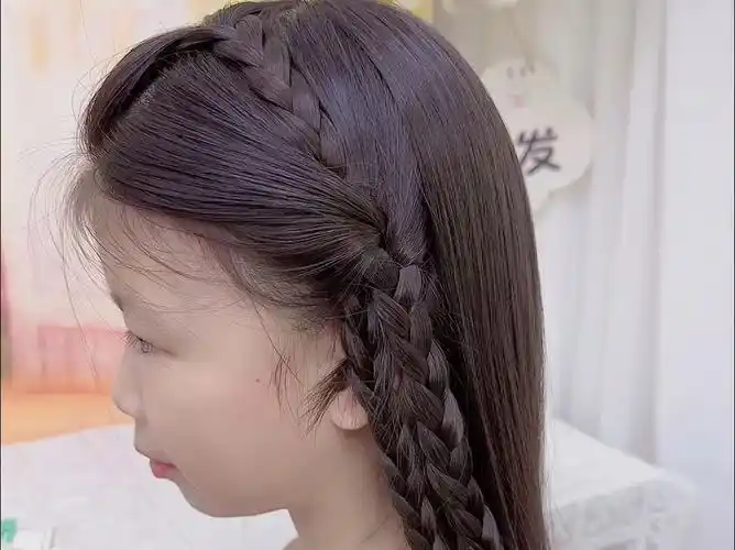 无刘海上学这样编头发,简单清爽,大人小孩都适合