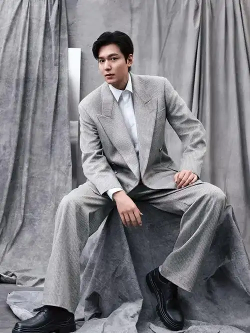 韩国男神李敏镐变身发面馒头引发热议