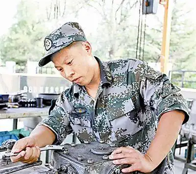 四级军士长王金胜铁甲博士是个兵