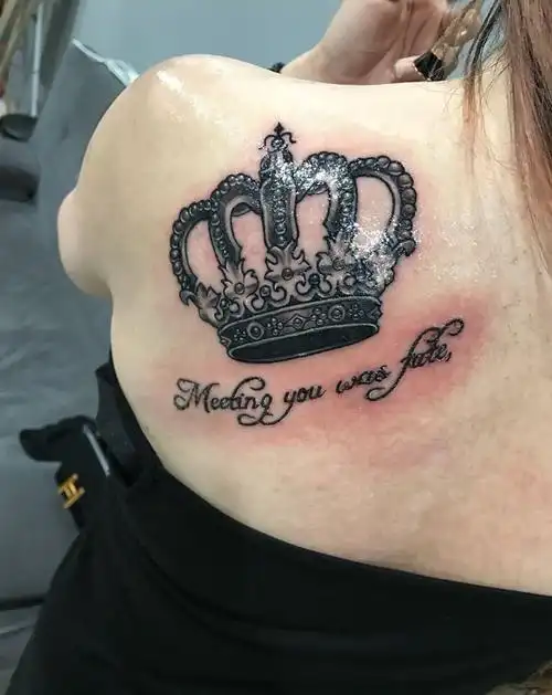 皇冠加英文纹身图片