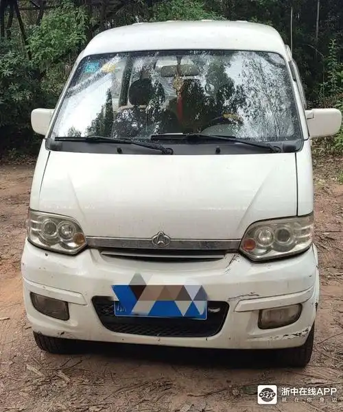 出一台家用长安之星面包车