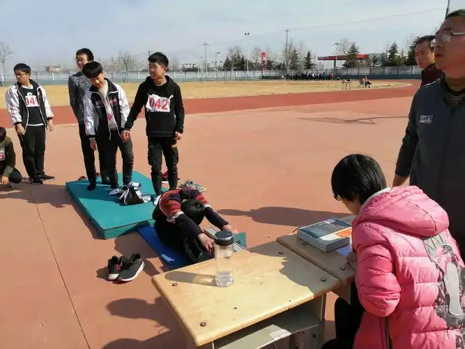 扬强身健体之帆——夏庄中学初三学生中考体育模拟考试纪实