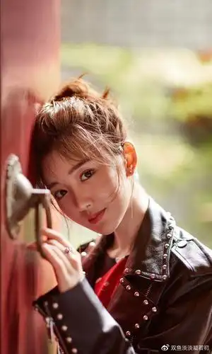 毛晓彤85后女演员清纯可爱大美女颜值身材更是一绝