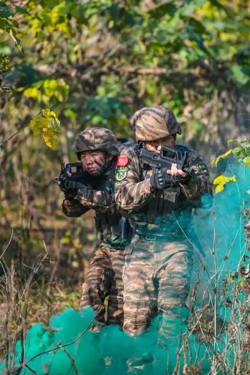 练练练武警重庆总队机动支队实战练兵锤炼制胜本领