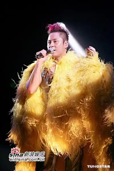图文:草蜢香港火爆开唱--蔡一杰