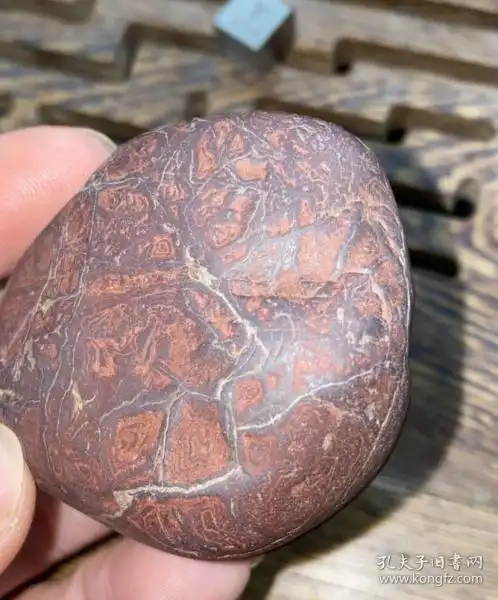 陨石原石,顶级陨石,极品稀有"七彩陨石"原石,有"花纹"极好的"纹路独特