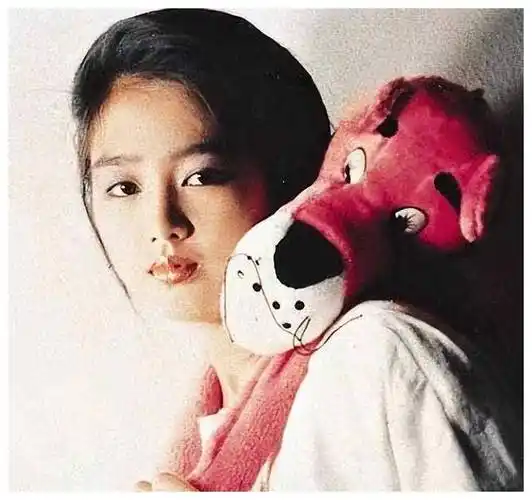 惊爆结婚证外的真相揭晓!_朱丽倩_感情_天王