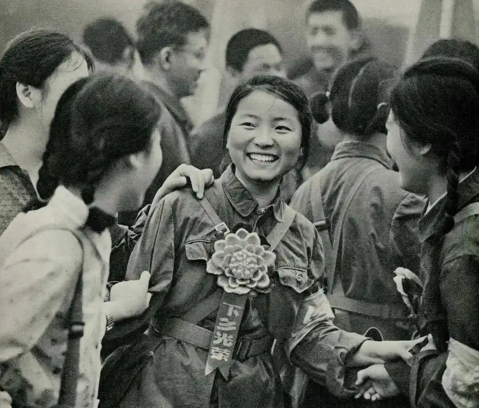 六七十年代农村老照片 上山下乡,交售爱国粮,送粪,除草,收麦,幼儿园