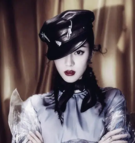 迪丽热巴头像/拿图点赞or收藏