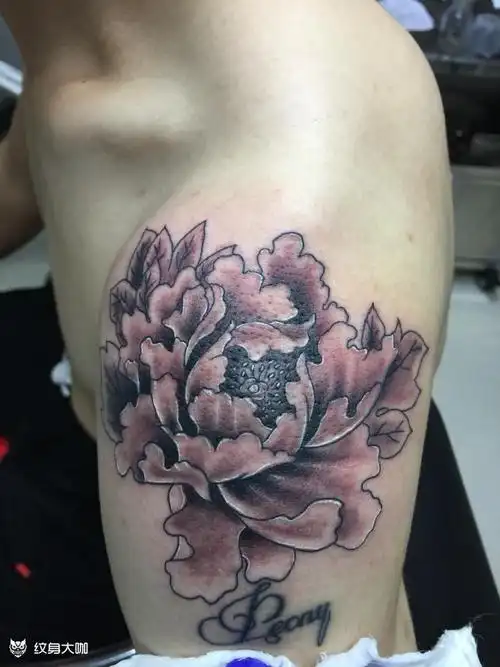 大臂部位牡丹_纹身图案手稿图片_彭毅的纹身作品集