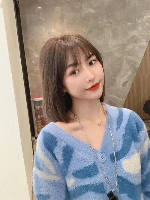 "发廊人气初恋齐脖短发"_发型