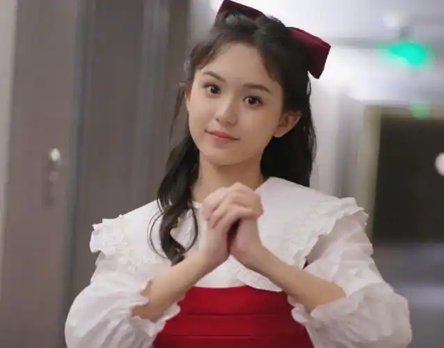 刘楚恬个人资料一家三口照片被扒 近照2022照片13岁身高多少