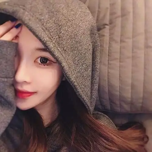 单眼微弯_个性女生头像图片_扣扣居