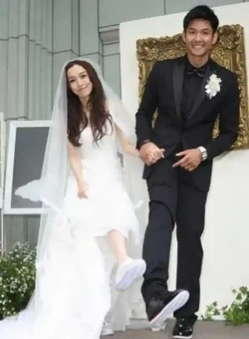 再看陈建州范玮琪的婚礼,三位伴郎令人唏嘘!