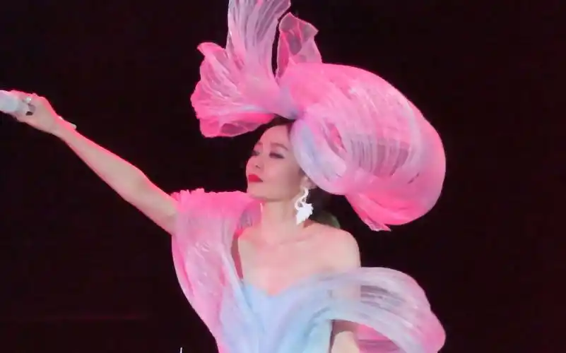 张靓颖【光2023巡回演唱会 长沙站】画心