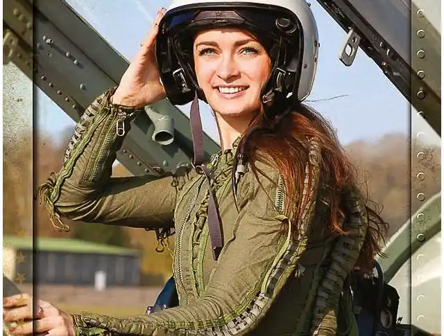 似乎没有传说中的高颜值啊,白俄罗斯女兵们展示自我风采