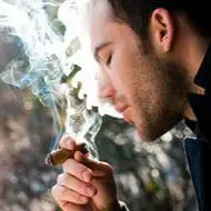 络腮胡子大叔头像 霸气范儿叼烟的成熟大叔头像_qq男生头像_找个性网