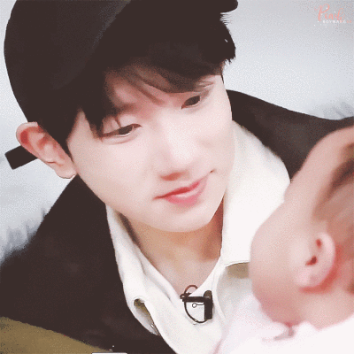 王源动图你笑起来真好看